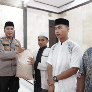 Polres Parepare Gelar Buka Puasa dan Berbagi ke Anak Yatim