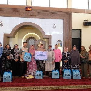 PLN Berbagi Kebahagiaan dengan Purnabakti Melalui Bingkisan Ramadan