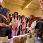 Tas Khas Takalar “Anging Mamiri” Curi Perhatian Ibu Selvi Gibran di Benteng Rotterdam