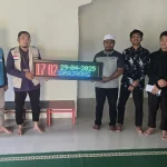 Jumat Berkah, PLN ULP Selayar Salurkan Bantuan Jam Digital