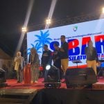 IKA SMPN 1 Makassar Beri Penghargaan Guru