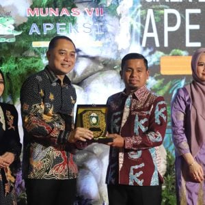 Sinergi Antar Kota, Tasming Hamid-Hermanto Hadiri Jamuan Gala Dinner APEKSI 2025