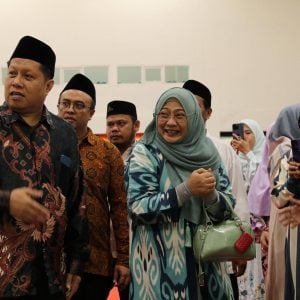 Pondok Pesantren Modern Islam Shohwatul Is’ad Gelar Seminar Parental Bonding, Aisah Dahlan Puji Indahnya Shohwatul Is’ad