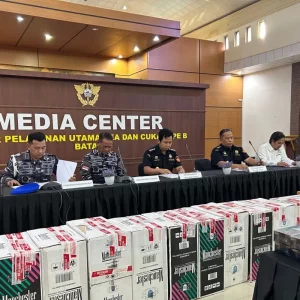 Bea Cukai Batam-TNI AL Gagalkan Penyelundupan 3,5 Juta Batang Rokok Ilegal