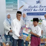 Bulog Sulselbar Berbagi dengan Anak Yatim