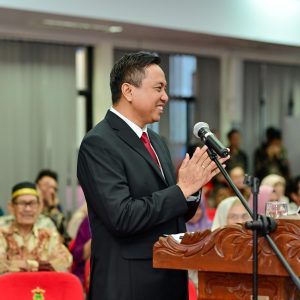 Kombes Pol Fadly Samad Raih Cumlaude Pada Promosi Doktor di Unhas