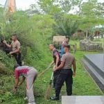 Sambut Hari Bhayangkara ke-79, Polsek Makale Gelar Bhakti Religi Bersihkan Gereja 