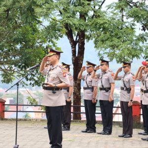 Jelang HUT Bhayangkara ke-79, Kapolres Tator Ziarah Taman Makam Pahlawan