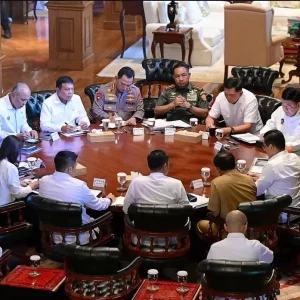 Presiden Panggil Sejumlah Menteri Bahas Kondisi Global dan Dampaknya Terhadap Indonesia