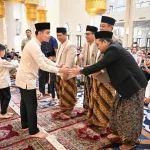 Wapres Gibran Shalat Idul Adha di Masjid Raya Sheikh Zayed Solo