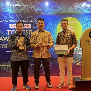 Sukses Implementasi Program TJSL, Semen Tonasa Raih Penghargaan TOP CSR Awards