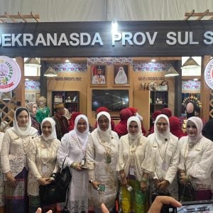Dekranasda Pinrang Hadiri Puncak Peringatan HUT Dekranas di Balikpapan