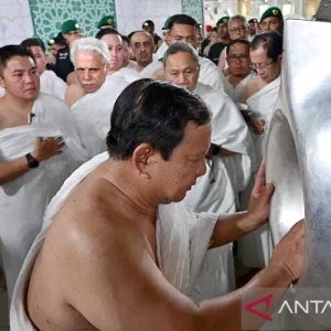 Presiden Tunaikan Ibadah Umrah di Sela Kunjungan ke Arab Saudi
