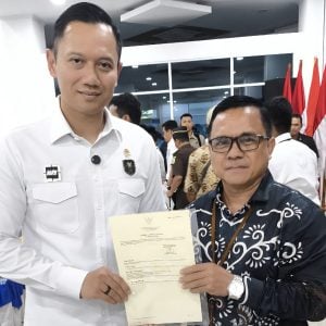 Jamin Kepastian Hukum Pembangunan Listrik, PLN UIP Sulawesi Terima 58 Sertifikat Tanah di Donggala