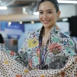 Puteri Indonesia 2014 Ajak Generasi Muda Lestarikan Batik sebagai Warisan Budaya Indonesia